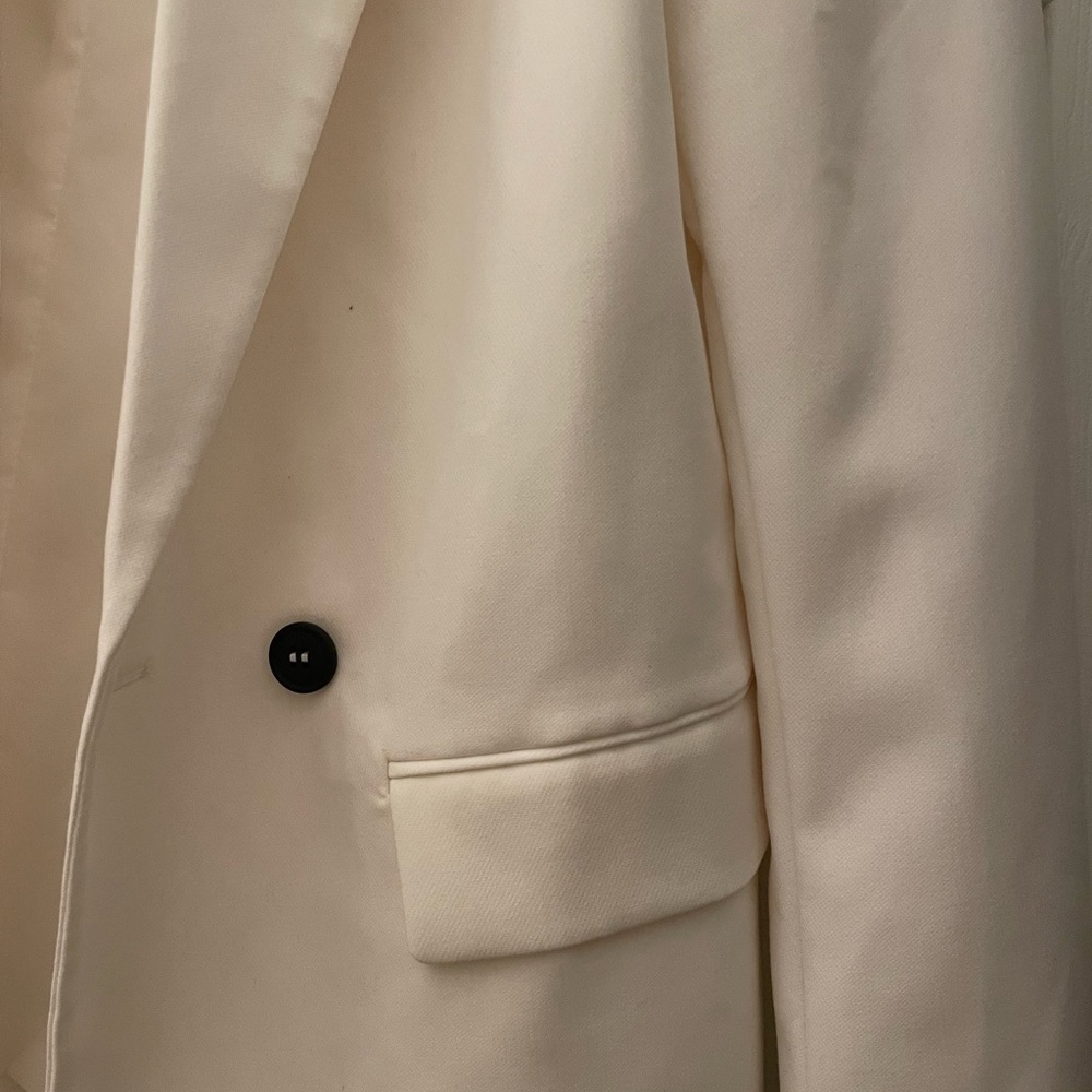 White blazer - Picture 9 of 16